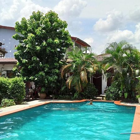 Villa Sisavad Guesthouse Vientiane Exterior foto