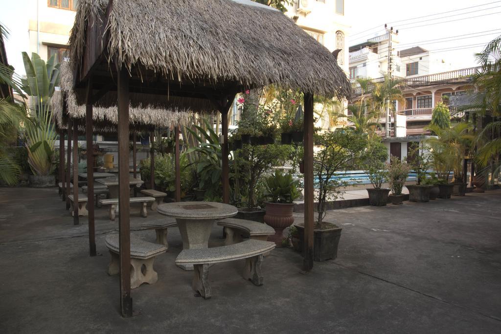 Villa Sisavad Guesthouse Vientiane Exterior foto