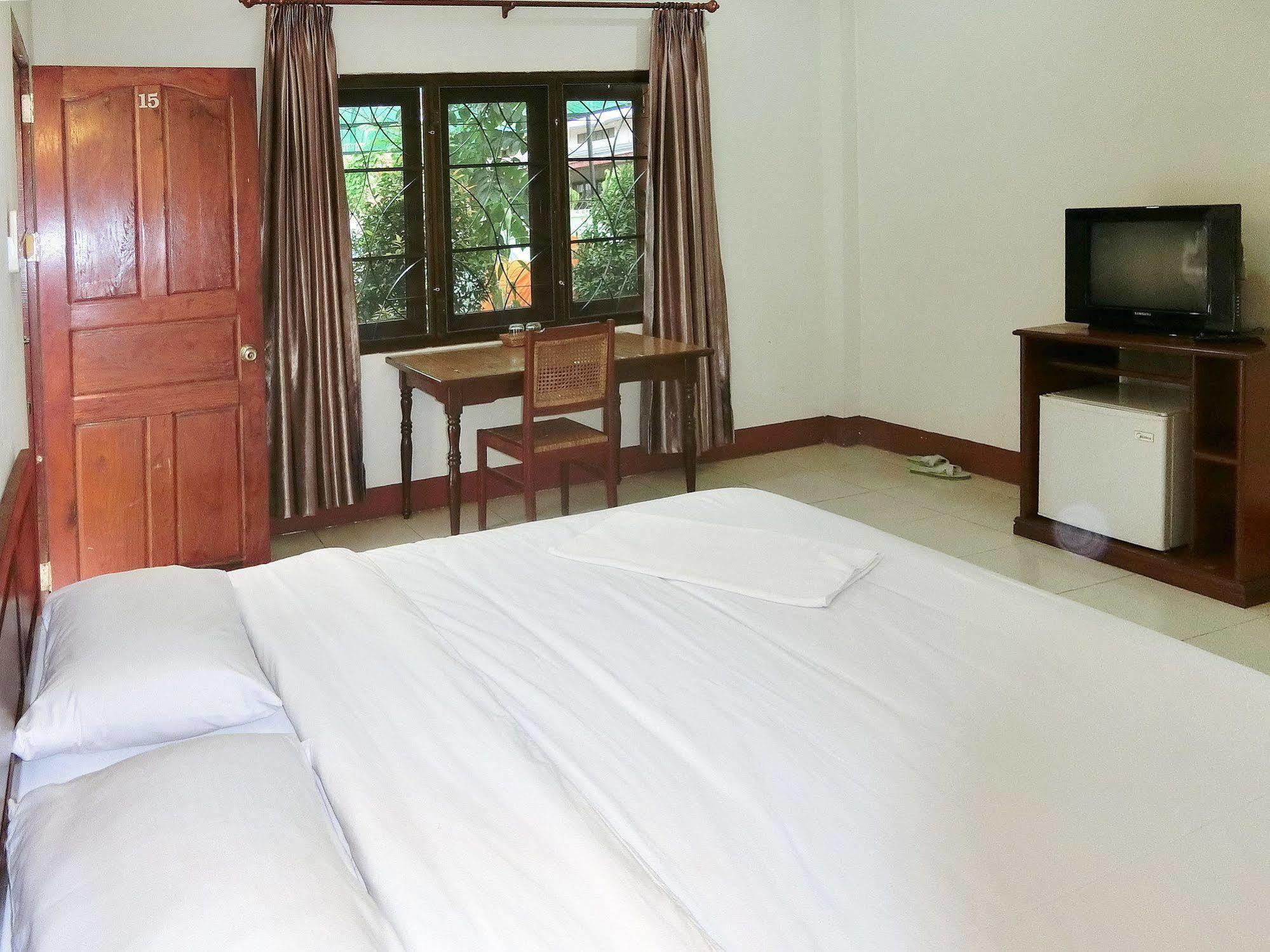 Villa Sisavad Guesthouse Vientiane Exterior foto