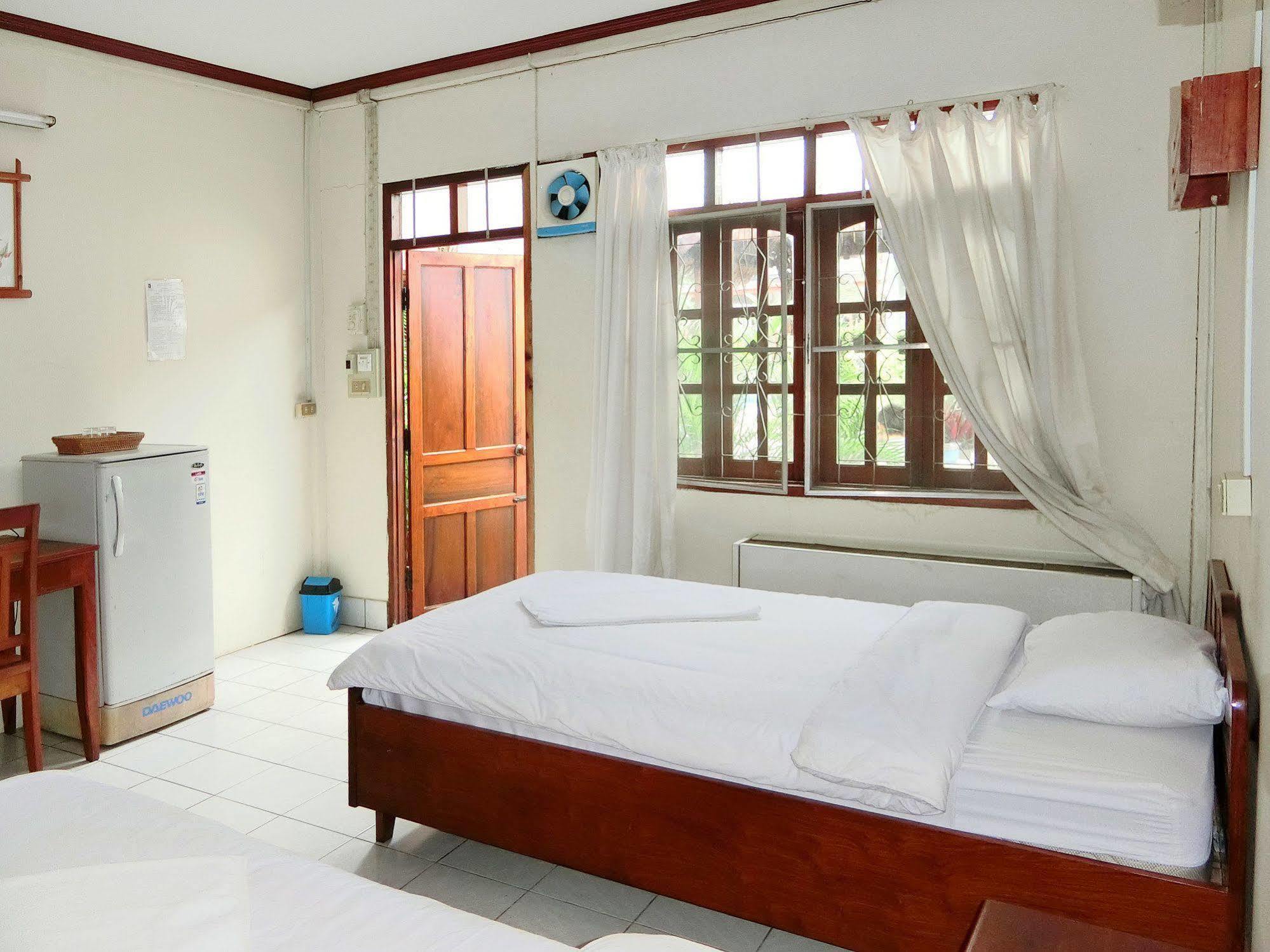 Villa Sisavad Guesthouse Vientiane Exterior foto