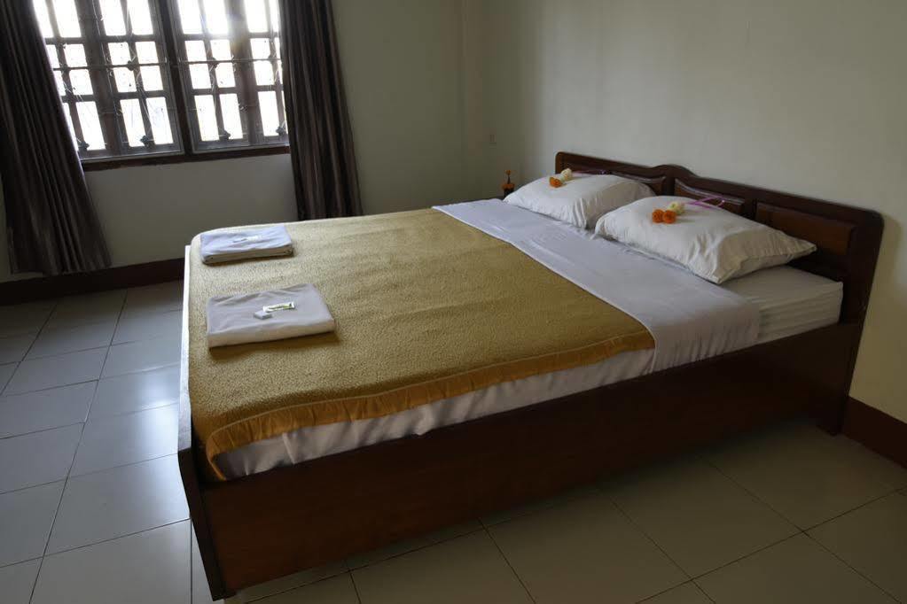 Villa Sisavad Guesthouse Vientiane Exterior foto